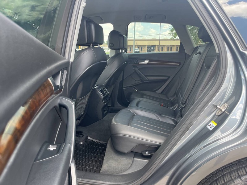 Audi Q5 Vehicle Image 08