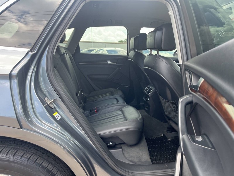 Audi Q5 Vehicle Image 10