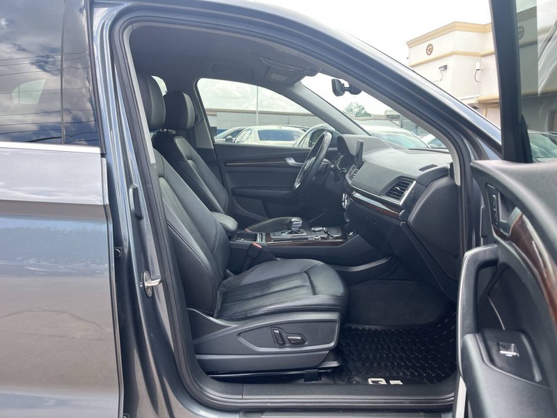 Audi Q5 Vehicle Image 11
