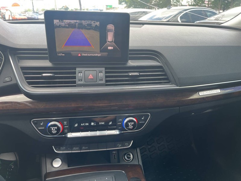 Audi Q5 Vehicle Image 12