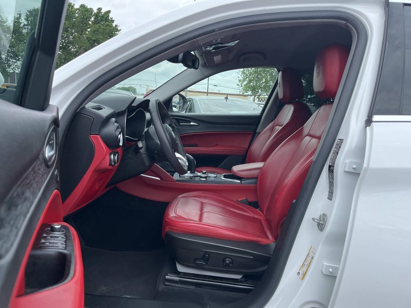 Alfa Romeo Stelvio Vehicle Image 07