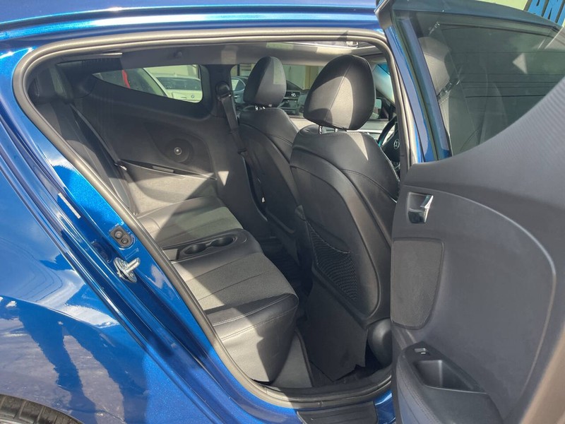Hyundai Veloster Vehicle Image 09