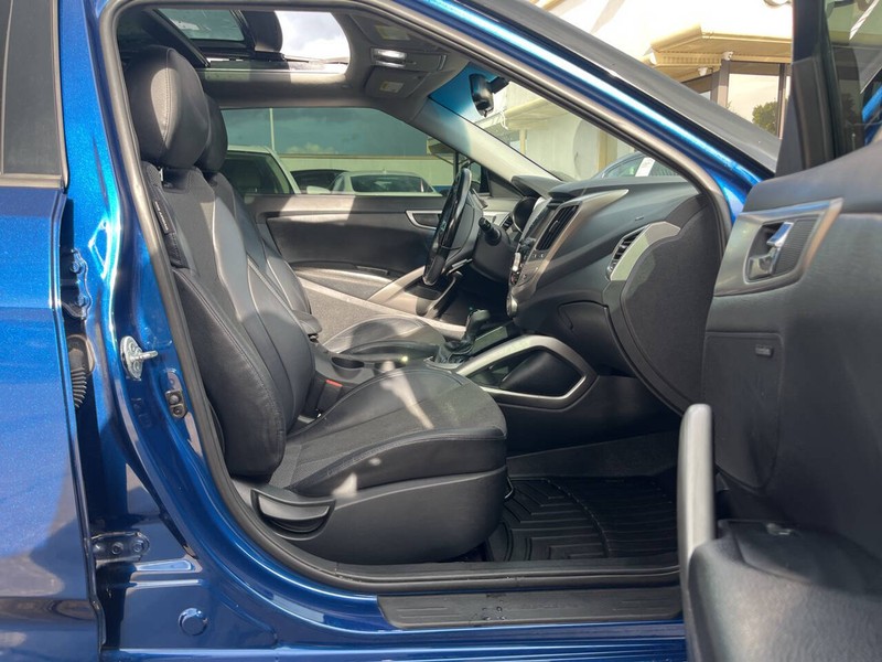 Hyundai Veloster Vehicle Image 10