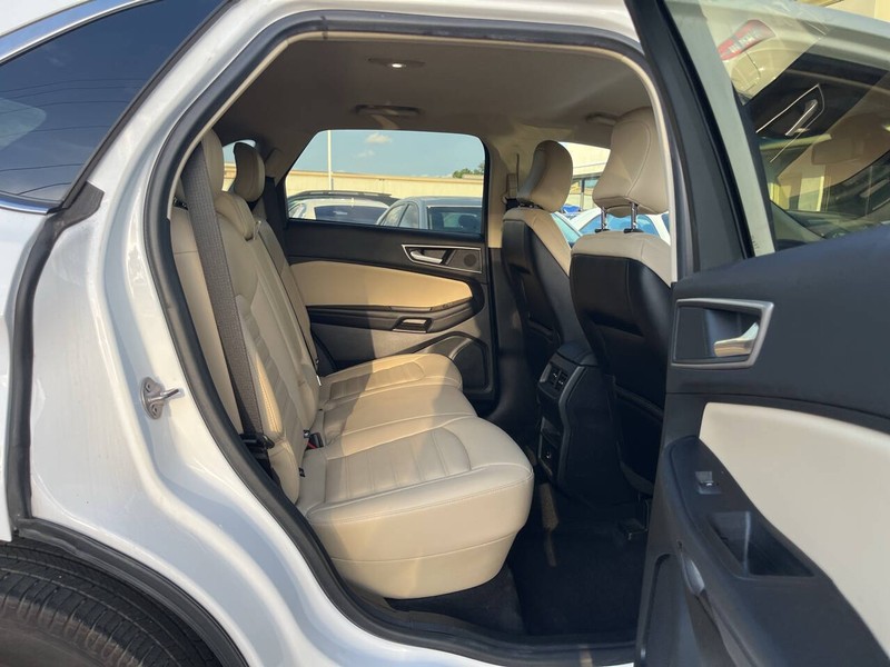 Ford Edge Vehicle Image 10