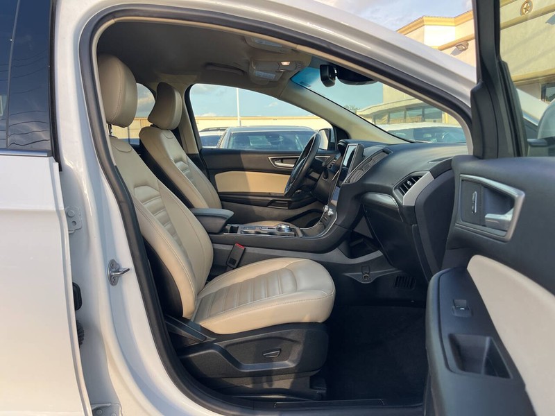 Ford Edge Vehicle Image 11