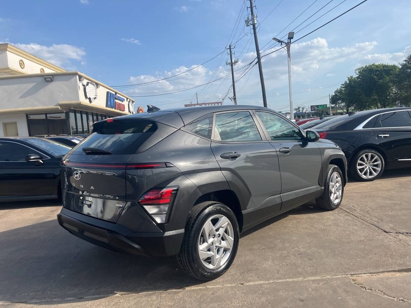 Hyundai Kona Vehicle Image 03