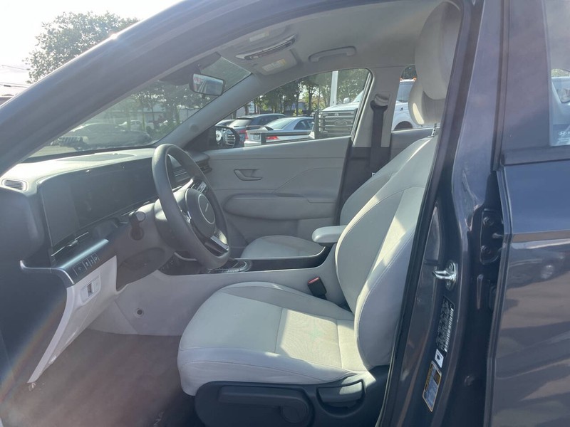 Hyundai Kona Vehicle Image 08