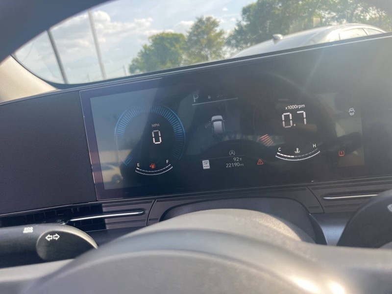Hyundai Kona Vehicle Image 09