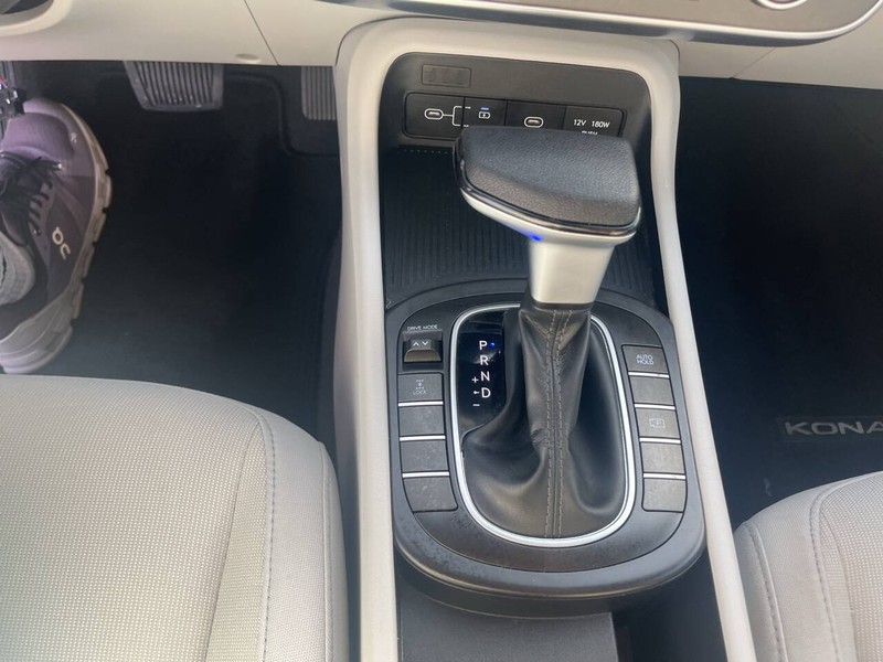 Hyundai Kona Vehicle Image 11