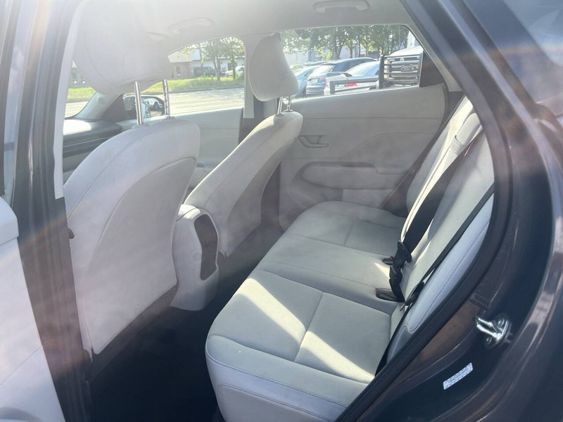 Hyundai Kona Vehicle Image 13