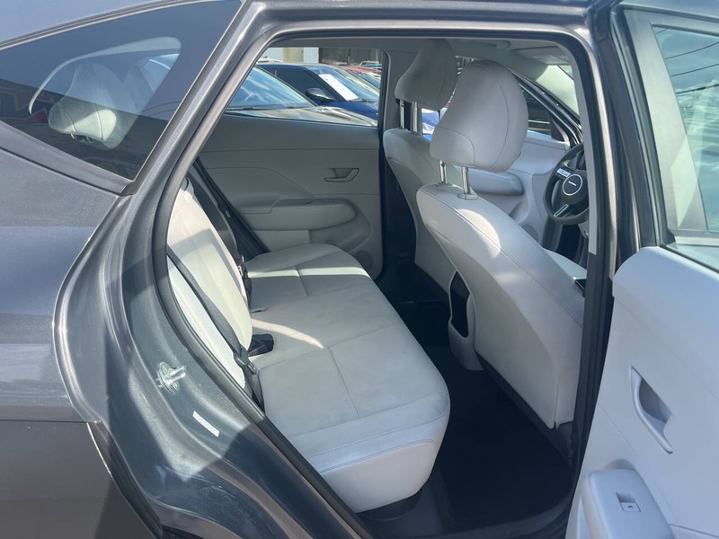 Hyundai Kona Vehicle Image 14
