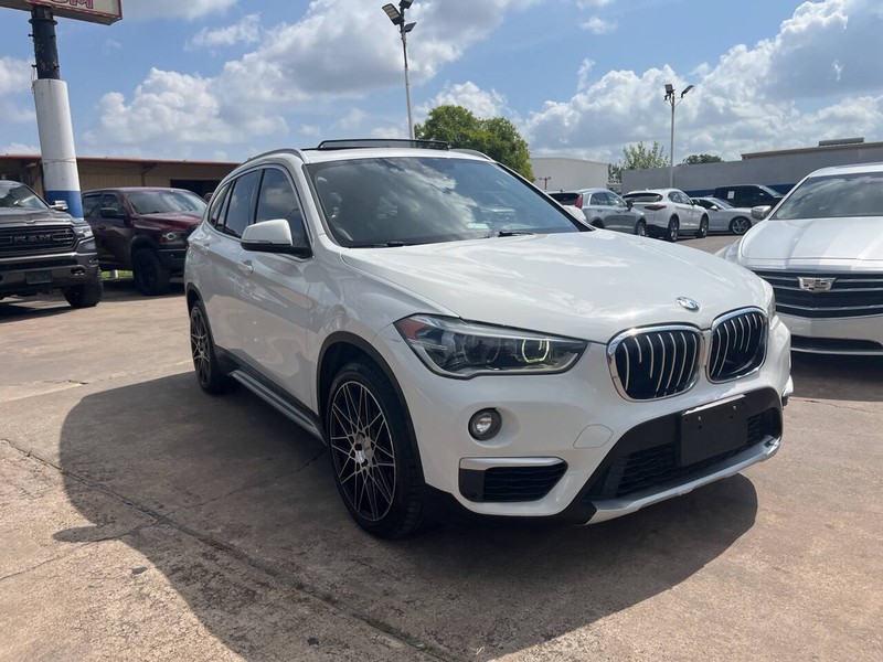 BMW X1 Vehicle Image 06