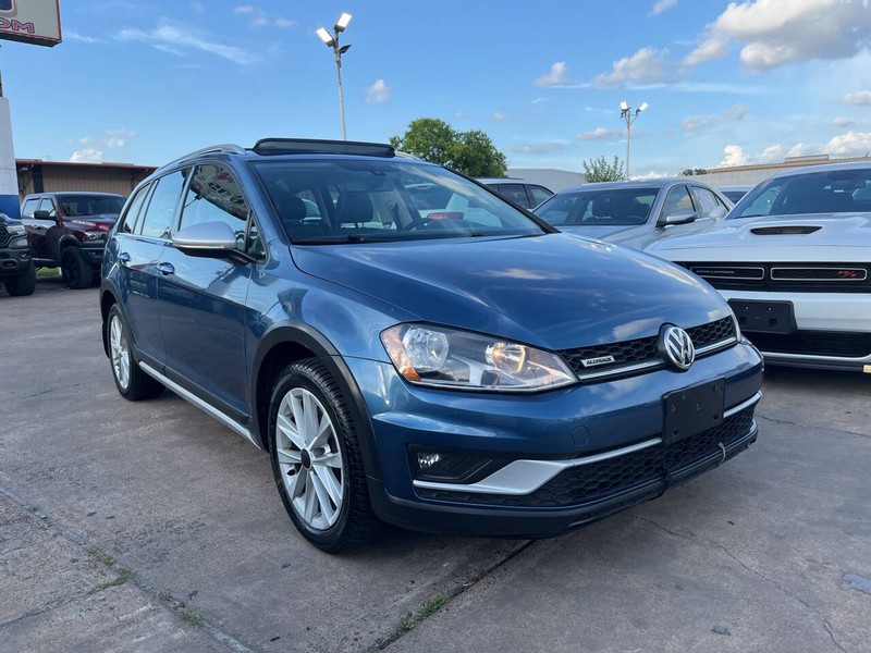 Volkswagen Golf Alltrack Vehicle Image 06