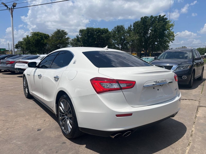 Maserati Ghibli Vehicle Image 02