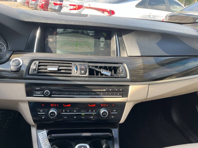 BMW 5 Series Vehicle Image 11