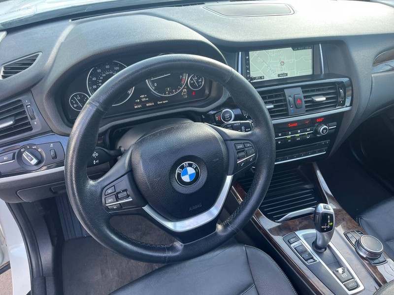 BMW X3 Vehicle Image 09