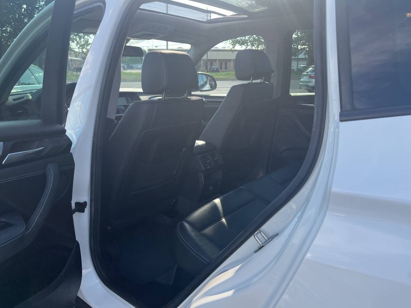 BMW X3 Vehicle Image 14