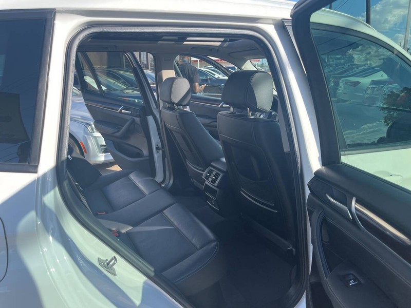 BMW X3 Vehicle Image 18