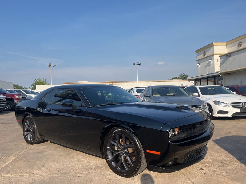 Dodge Challenger Vehicle Image 02