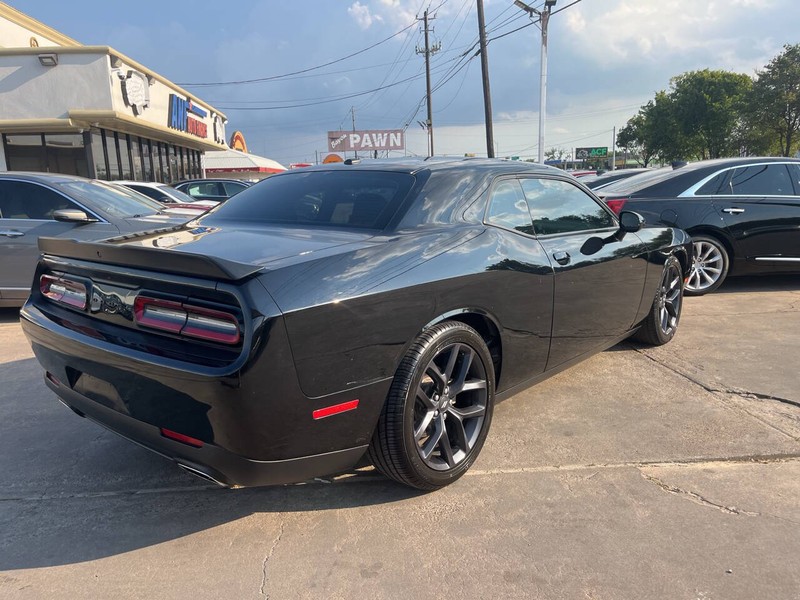 Dodge Challenger Vehicle Image 03