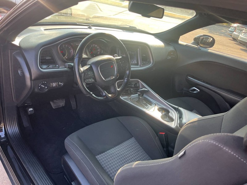 Dodge Challenger Vehicle Image 06