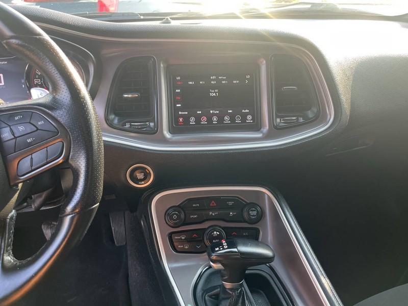 Dodge Challenger Vehicle Image 11