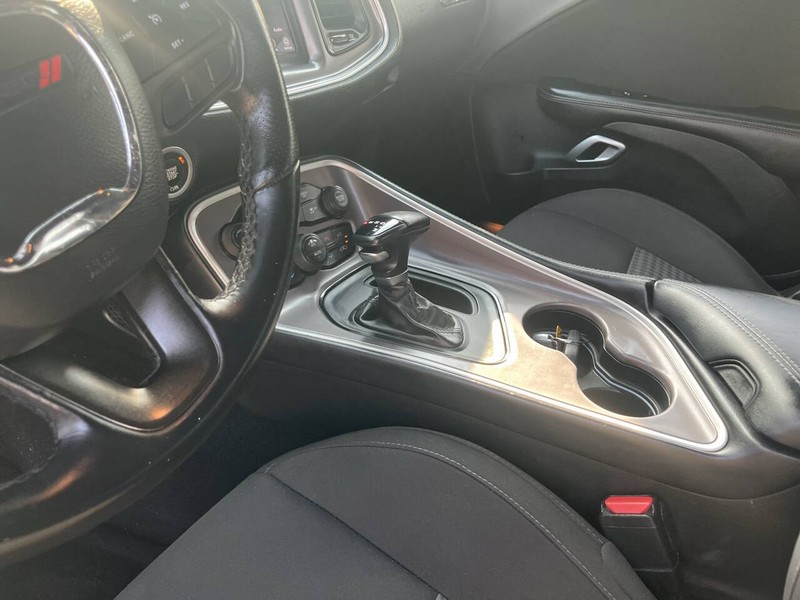 Dodge Challenger Vehicle Image 12