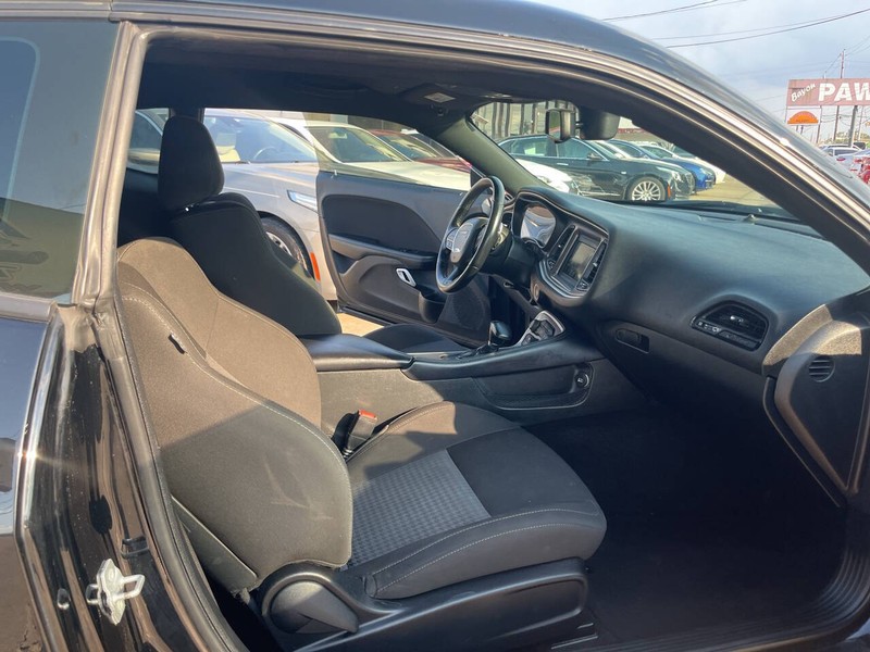 Dodge Challenger Vehicle Image 15