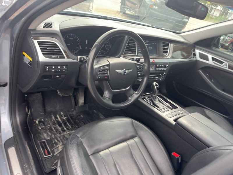 Genesis G80 Vehicle Image 06