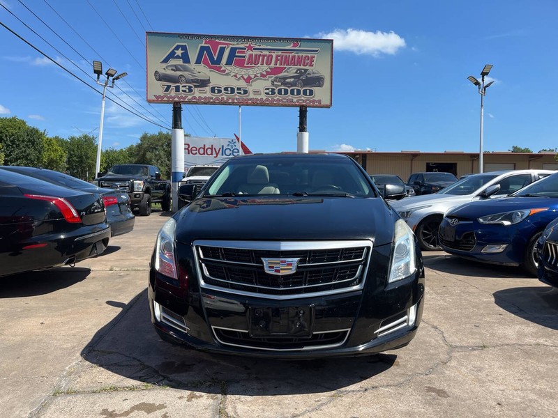 Cadillac XTS Vehicle Image 02