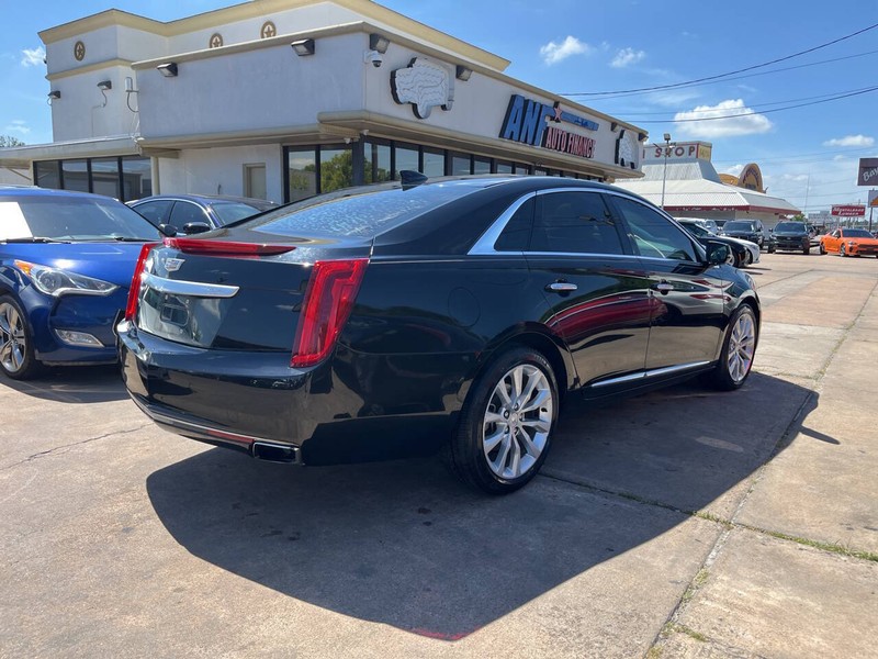 Cadillac XTS Vehicle Image 06
