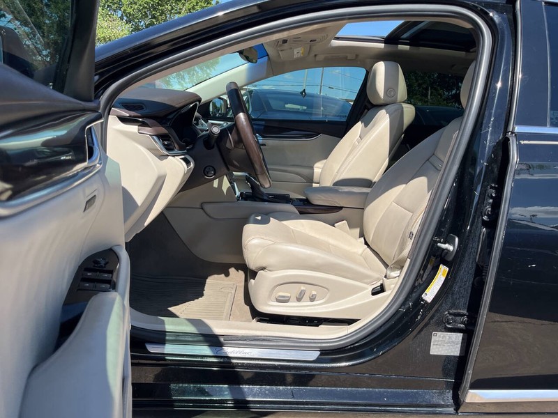 Cadillac XTS Vehicle Image 07