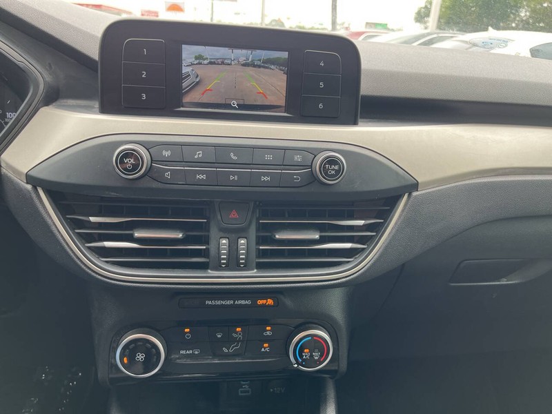 Ford Escape Vehicle Image 12