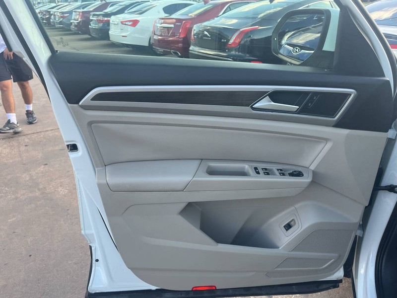 Volkswagen Atlas Vehicle Image 05