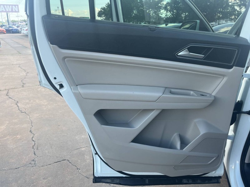 Volkswagen Atlas Vehicle Image 11