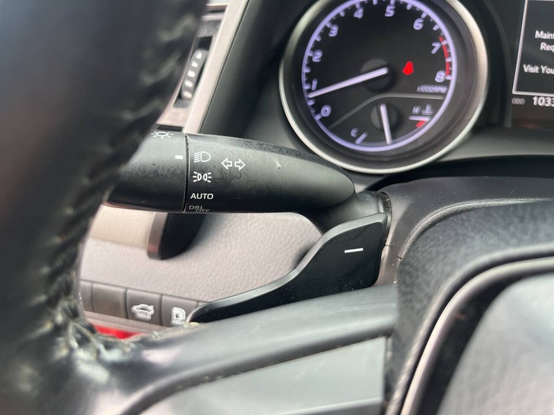 Toyota Camry Vehicle Image 09