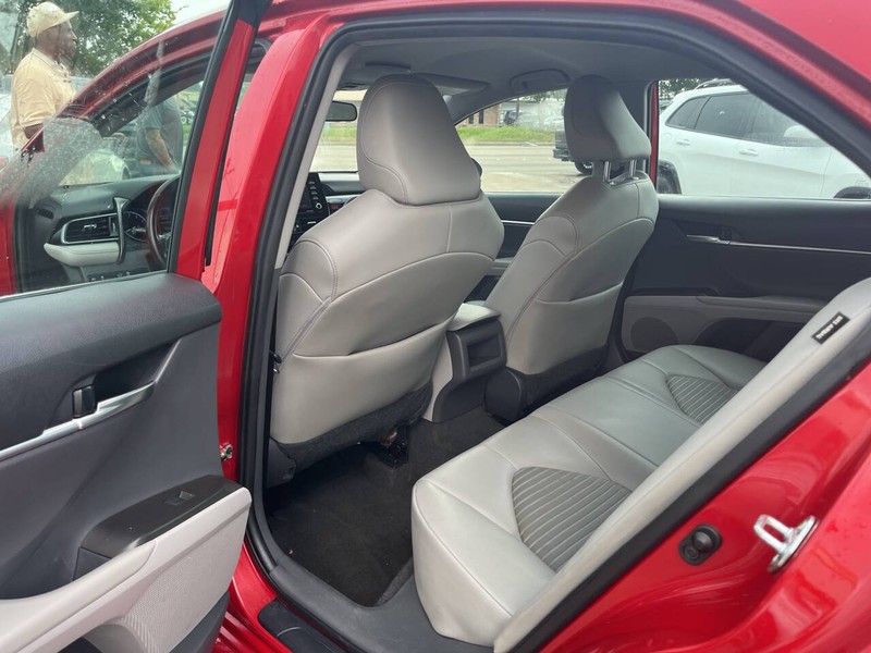 Toyota Camry Vehicle Image 14