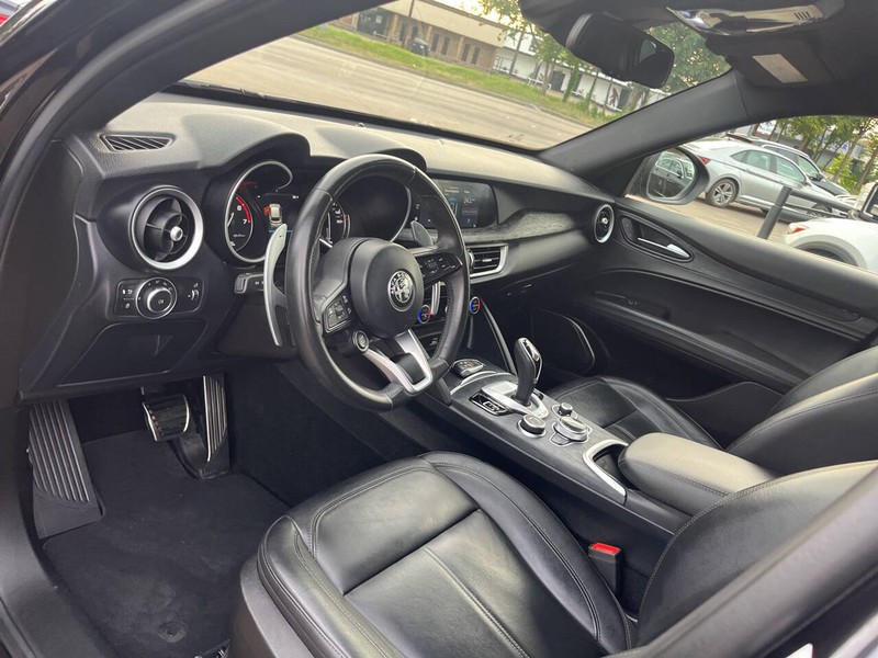 Alfa Romeo Stelvio Vehicle Image 07