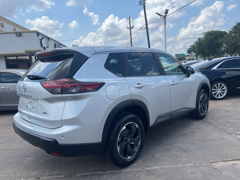 Nissan Rogue Vehicle Image 03