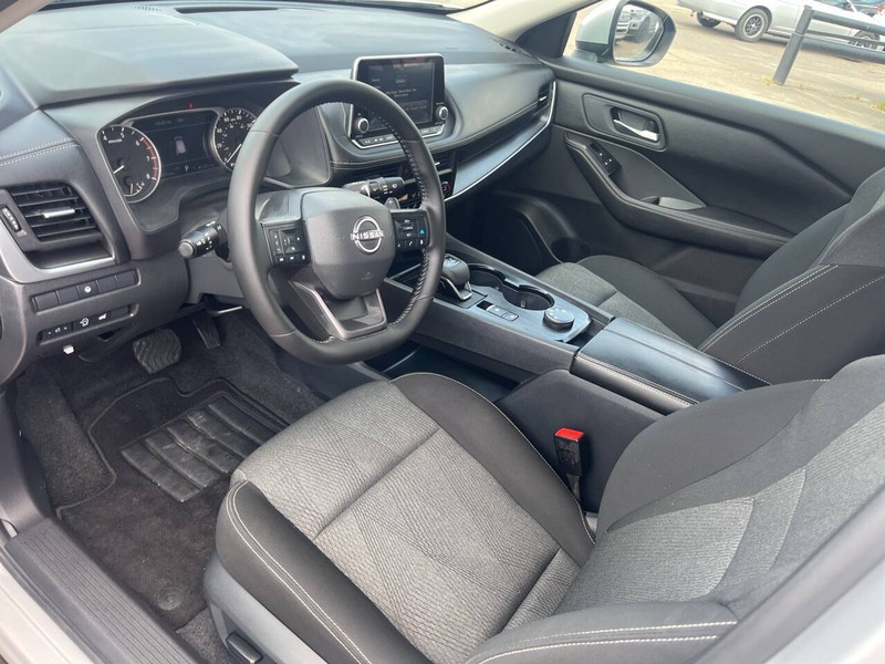 Nissan Rogue Vehicle Image 06