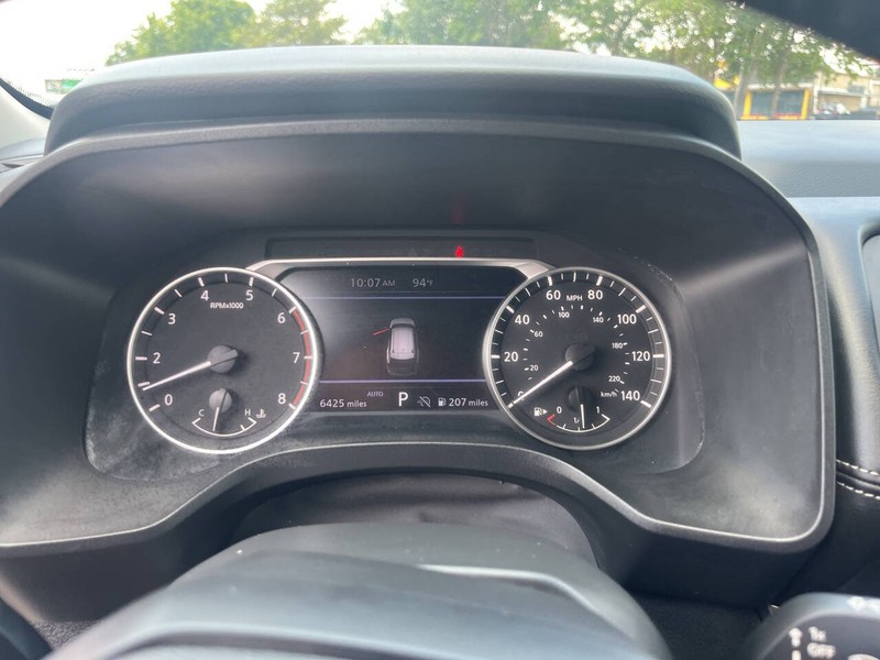 Nissan Rogue Vehicle Image 08