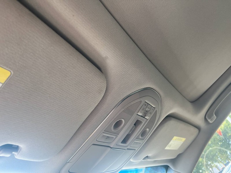 Genesis G80 Vehicle Image 18