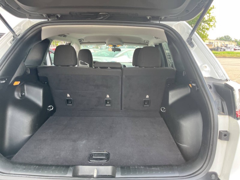 Jeep Cherokee Vehicle Image 14