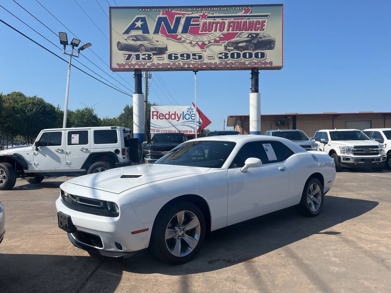 Dodge Challenger Vehicle Image 02