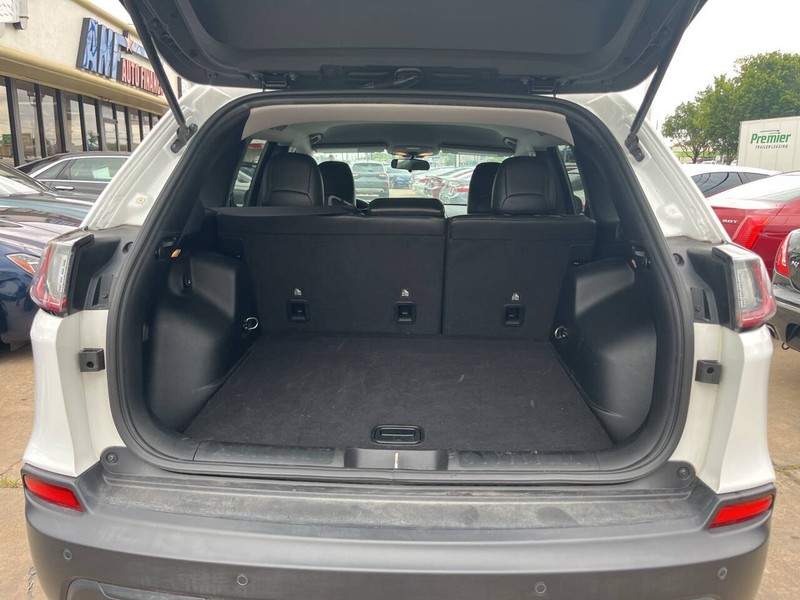 Jeep Cherokee Vehicle Image 09