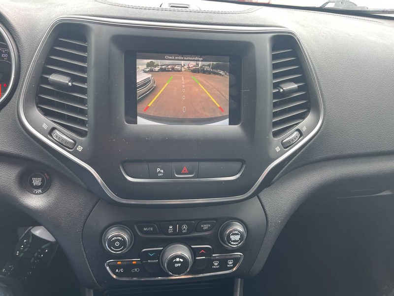 Jeep Cherokee Vehicle Image 12