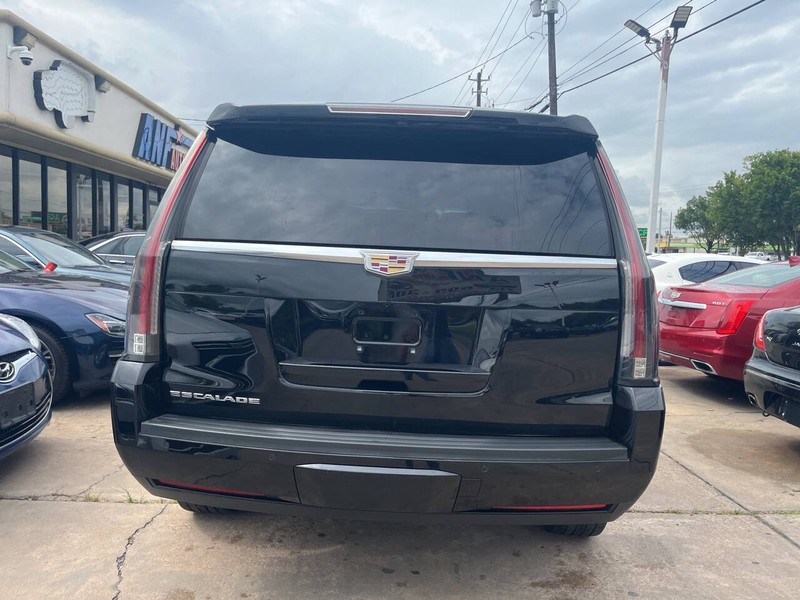 Cadillac Escalade Vehicle Image 04