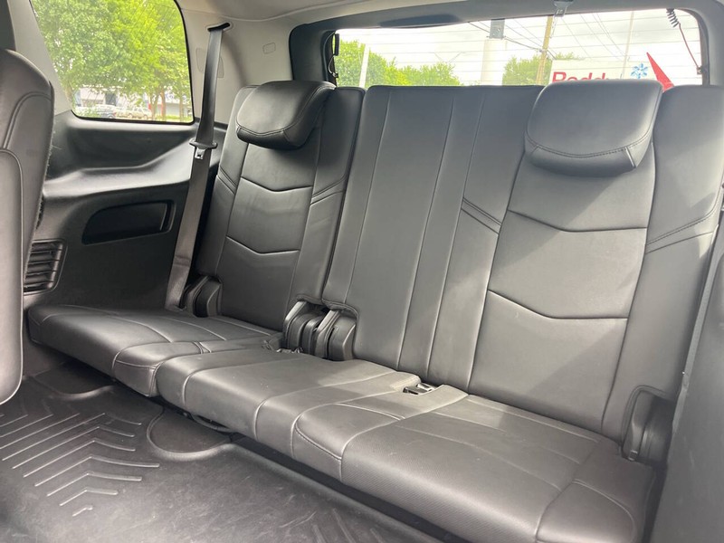 Cadillac Escalade Vehicle Image 09