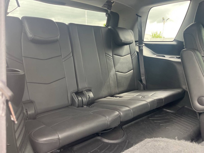 Cadillac Escalade Vehicle Image 12
