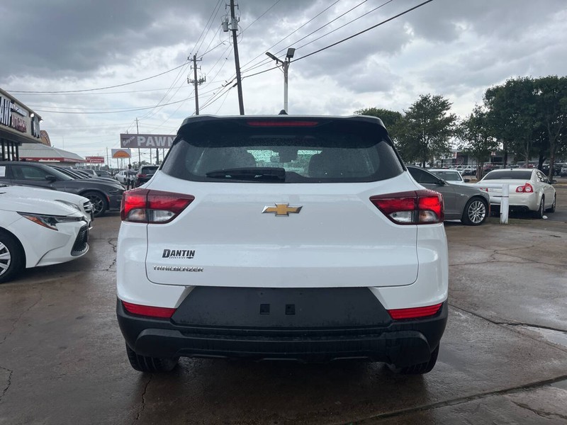 Chevrolet Trailblazer Vehicle Image 04